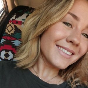 Meet your Posher, Brooke